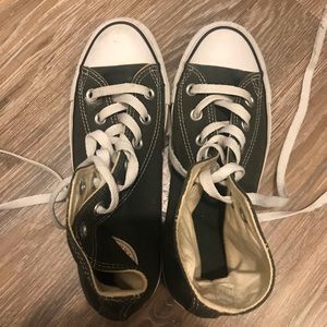 Never wear olive/green converse